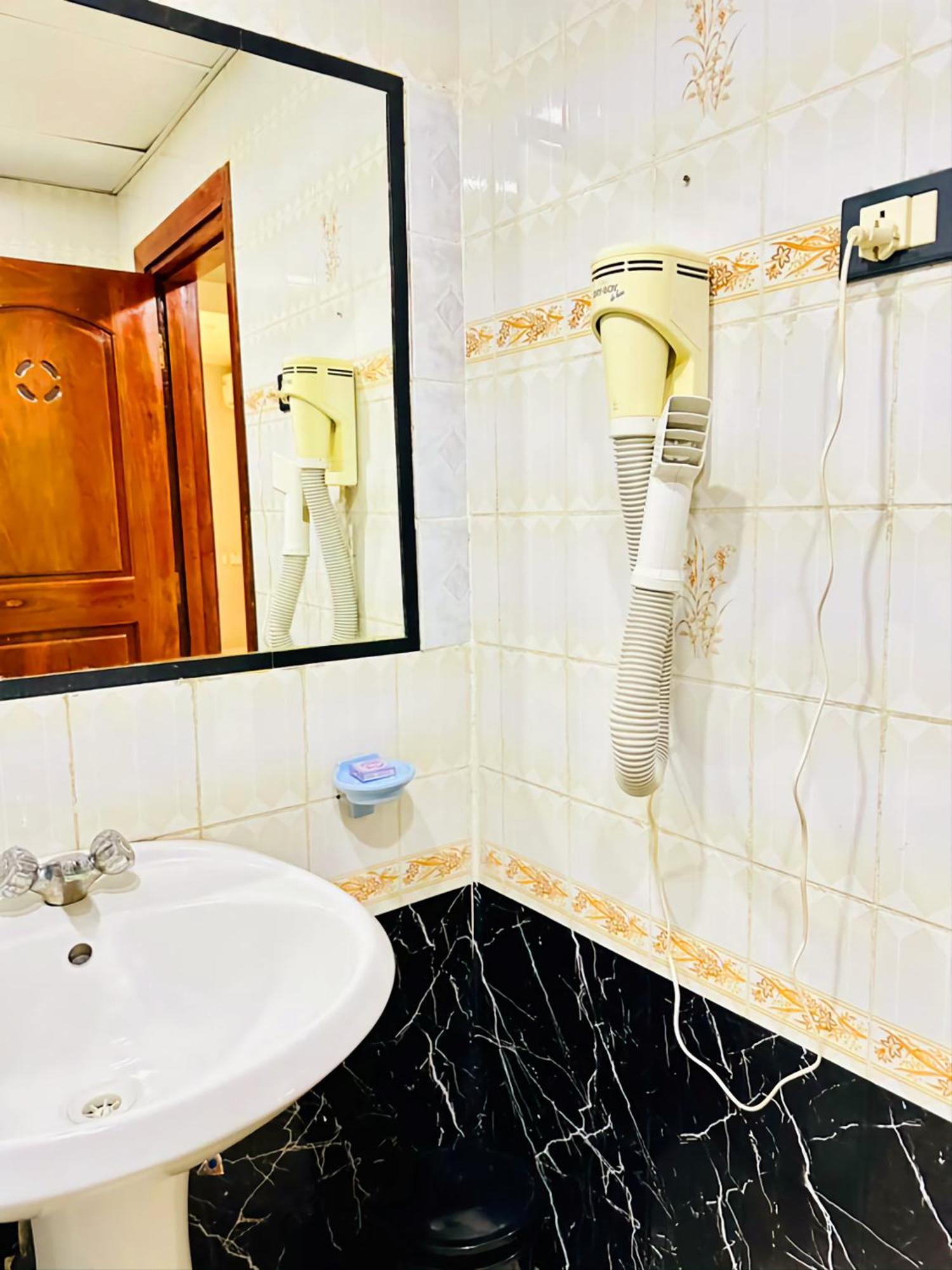 Royal Village Hotel Dar es Salaam Bagian luar foto